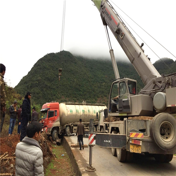 新安吊车道路救援24小时